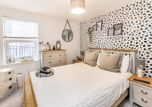 Montrose Apartment | Modern 2 bedroom Flat in Montrose