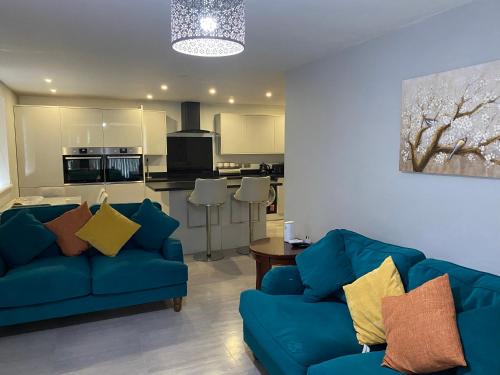 Dagenham Apartment | Modern 2 bedroom flat with Sky TV & free parking