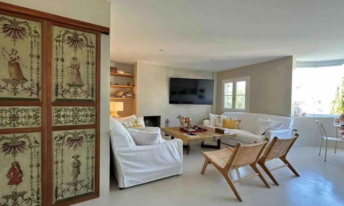 Golden Mile Apartment | Modern 2 bedroom in Marbella Real