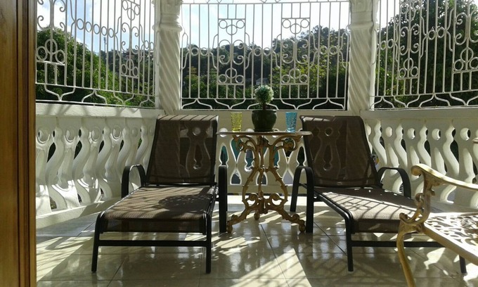 Port Maria House | Modern 2 Bedroom with beach nearby