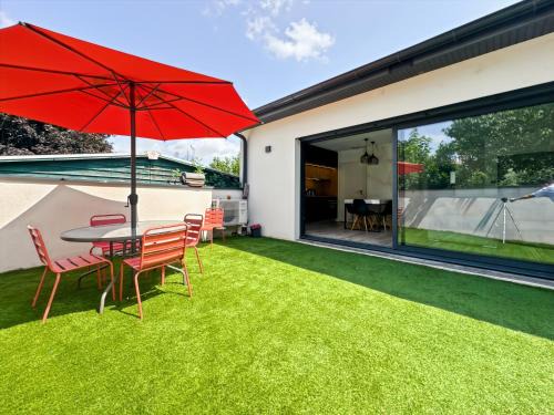 Saint-Didier-de-Formans Apartment | Modern 2 bedroom house, sleeps up to 6