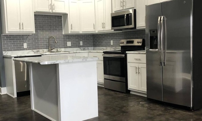 Rivervale Apartment | Modern 2bedroom 2bath apartment in Monette farm , duck, steel destination