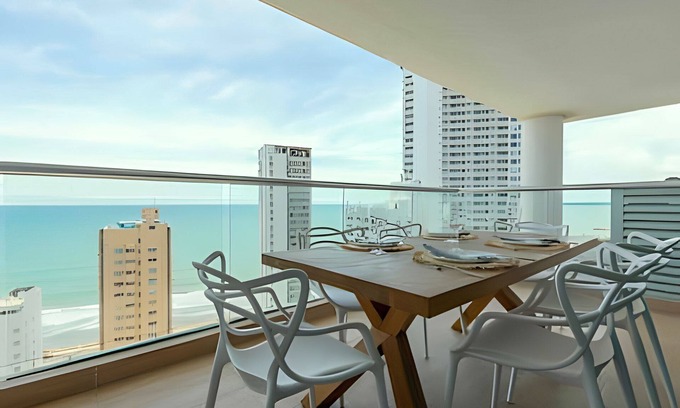 Marbella Apartment | Modern 2BR next to the Walled City+Oceanside View