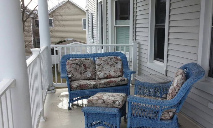 Wildwood Crest Condo | Modern 2BR condo with LARGE in-ground pool and BBQ Area! Great for entertaining