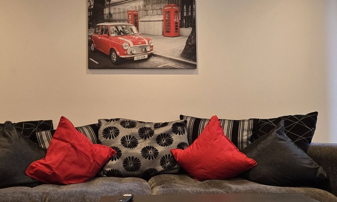 Canary Wharf Apartment | Modern 2BR Flat - Canary Wharf