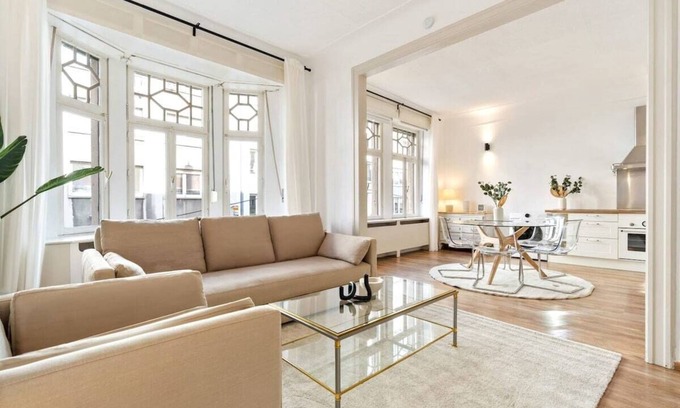 Gare Apartment | Modern 2BR in Gare: Wi-Fi, Kitchen, Washer/Dryer