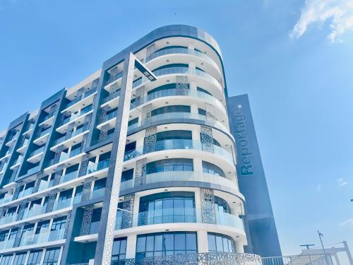 Masdar City Apartment | Modern 2BR Retreat at The Gate in Masdar City
