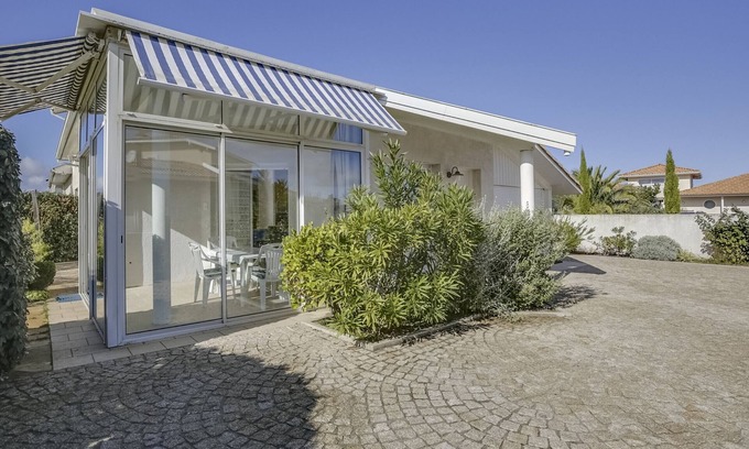 Biscarrosse Plage House | Modern 2BR Villa, 700m from Beach, Terrace & Garden, Sleeps 4