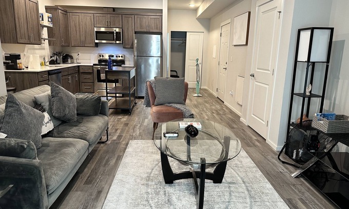 South Tacoma Apartment | Modern 2nd floor Condo close to Shopping!