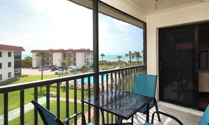 Shell Harbor Condo | Modern 2nd story beachfront condo on Sanibel Island - Sandalfoot 2D3