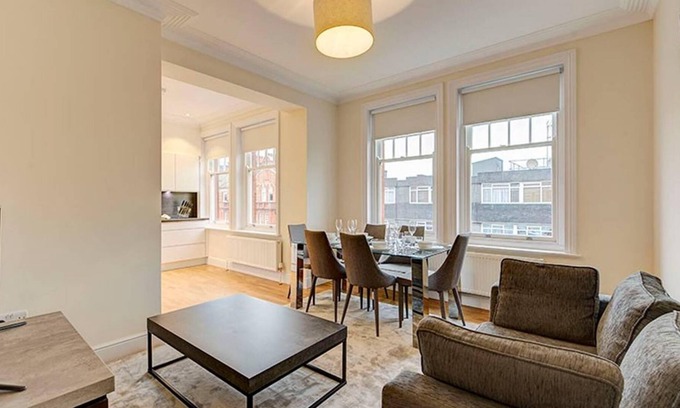 Ravenscourt Park Apartment | Modern 3 Bed Apartment next to the Park - 210A