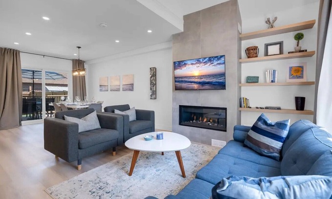 Port Weller House | Modern 3 bed house, steps from beach and minutes from wineries. Pet friendly!