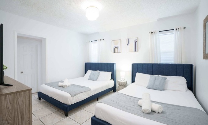 Seybold Apartment | Modern 3-Bedroom in Heart of Wynwood Art District