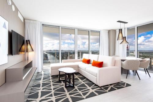 Hollywood South Central Beach Apartment | Modern 3 bedroom at Hollywood Beach Resort 28th floor