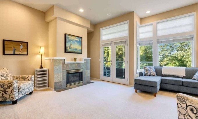 West Queen Anne House | Modern 3BD Home in Queen Anne
