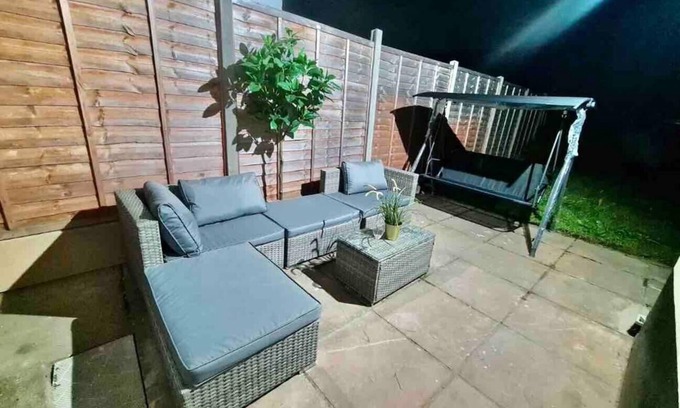 Selhurst House | Modern 3bed garden house in croydon, london ,uk