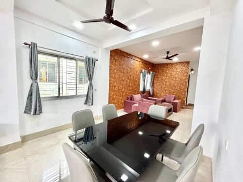 Kolkata Apartment | Modern 3BHK Apt for Big Groups & Family on EM Bypass