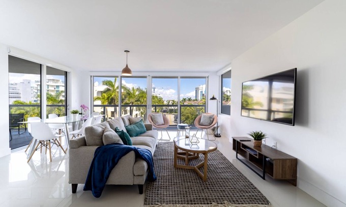 Bay Harbor Islands Apartment | Modern 3BR Apartment – Family Friendly Rental Walk to Bal Harbor Shops & Beach