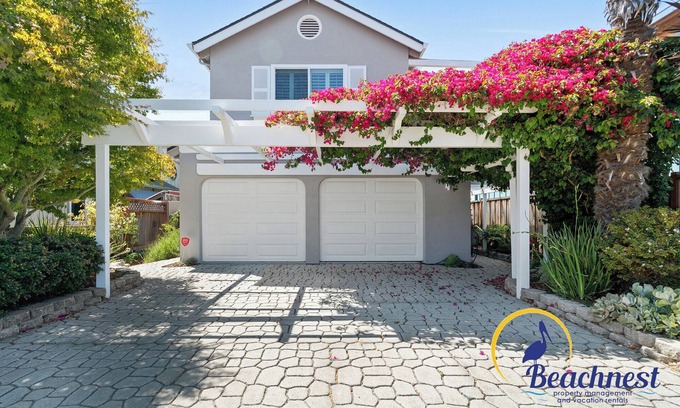 Opal Cliffs House | Modern 3BR Beach Retreat w/Hot Tub, Balcony & Steps to 41st
