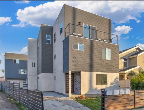 Mid City House | Modern 3BR Home in Mid-City