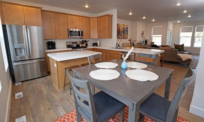 South Salt Lake House | Modern 3BR Ski Retreat | Mountain Views & Garage