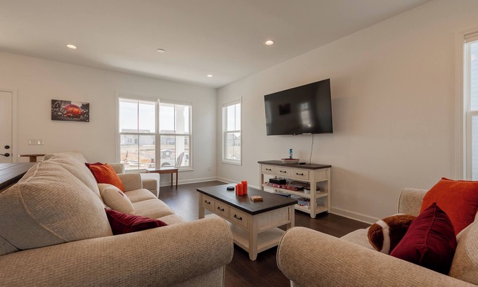 Blacksburg House | Modern 3BR townhome w/stylish decor, balcony, laundry, & workspace near VT & downtown.