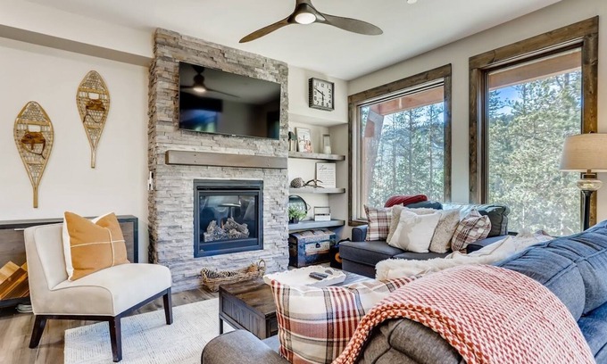 Lakeside Village House | Modern 3BR Townhome, Walk to Lakeside Village Fun!