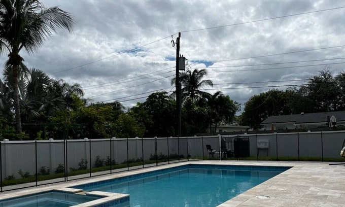 Pembroke Pines House | Modern 4/3 - GRILL. Big backyard. Lots of space