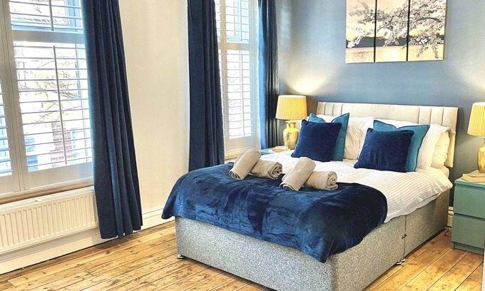 Preston House | Modern 4-bed stay-away-home sleeps 8 in Preston