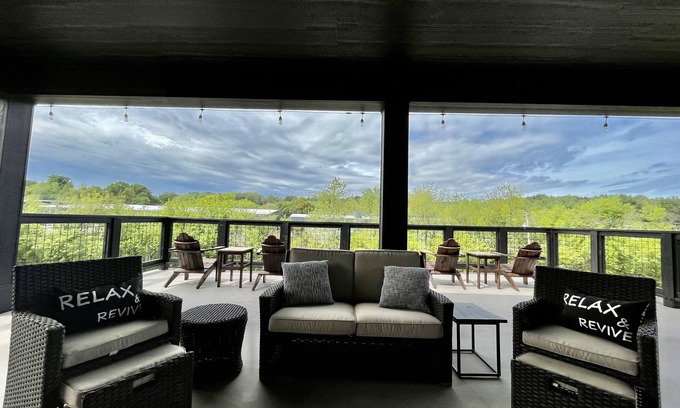 Dalton House | Modern 4 Bedroom Home with Captivating Roof Top