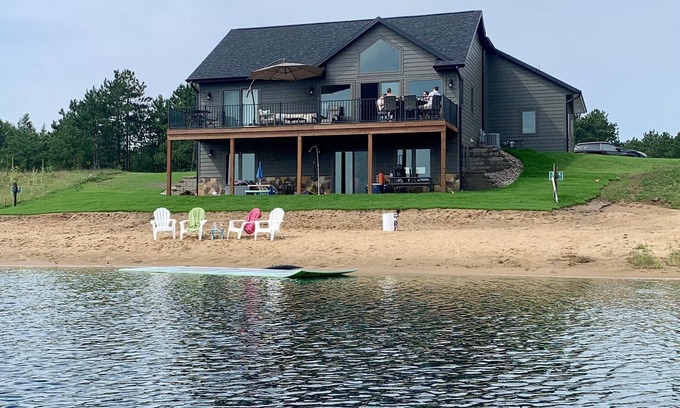New Lisbon House | Modern 4 bedroom Lake House on Private Lake near WI Dells/Castle Rock Lake