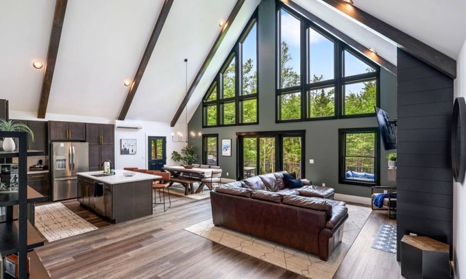 Sunday River Area House | Modern 4BD Sunday River Chalet HotTub & GameRm