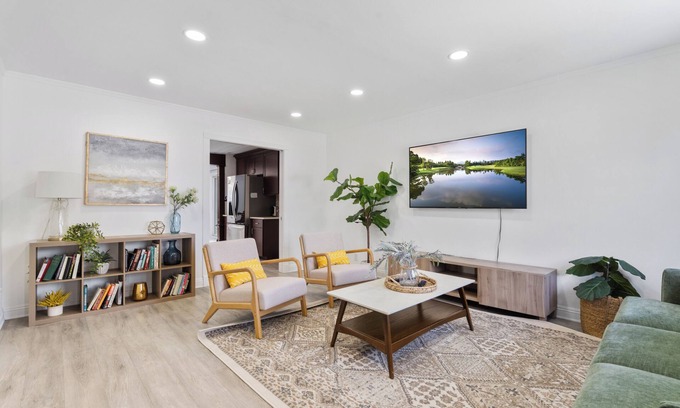 Huntington Beach House | Modern 4BR Home in Heart of Huntington Beach