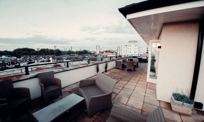 Sands End Apartment | Modern 4BR Penthouse w/Terrace |Wi-Fi|