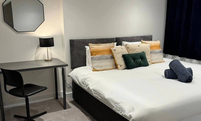 Canning Town North House | Modern 5-Bed House in London close Excel - Big Ben