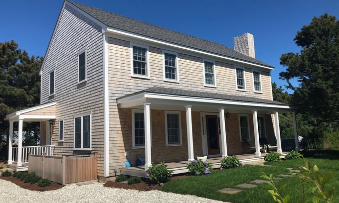 Nantucket House | Modern 5 Bedroom Home. Newly constructed. Large yard. Close to beaches and town.