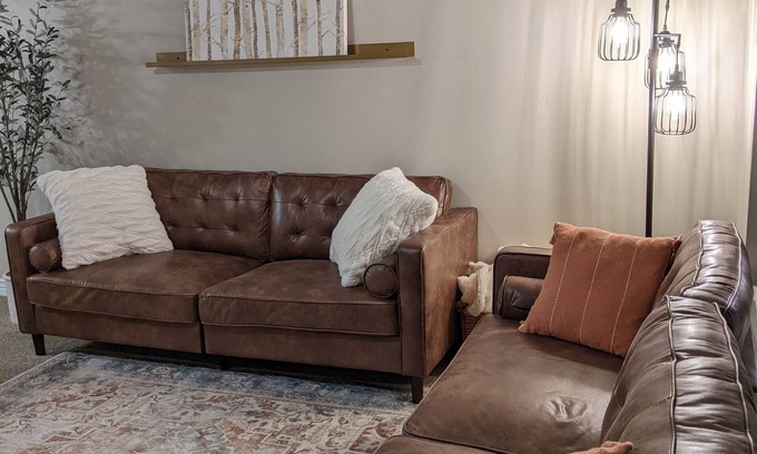 Santaquin House | Modern 5 bedroom Home Near Payson Temple, Young Living, and the Red Barn