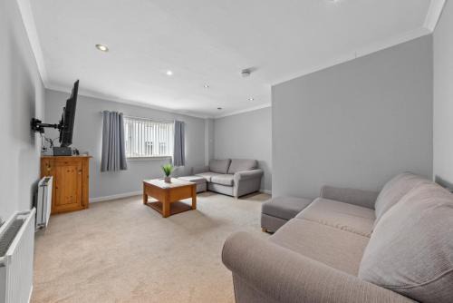 Bannockburn House | Modern 5-Bedroom House - Bannockburn