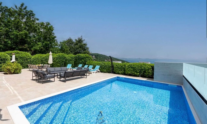 Opatija Villa | Modern 5-BR Villa for 10+1 with heated Pool and Jacuzzi