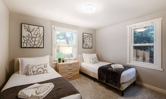 Bryn Mawr-Skyway House | Modern 5b3b, Newly Remodeled house @South Seattle