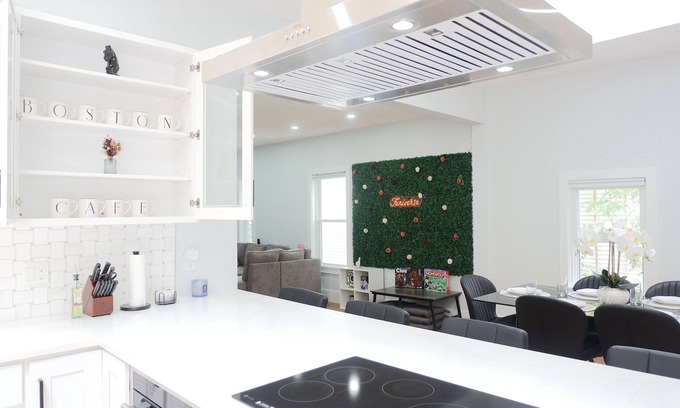 Ashmont House | Modern 5BR 3BA Retreat Near Subway & Downtown Free Parking