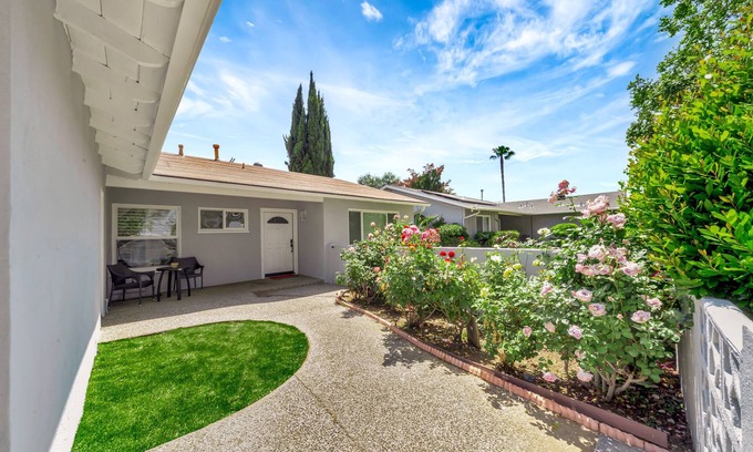 West Hills House | Modern 5BR with 2 King Beds, Huge Yard & Jacuzzi!
