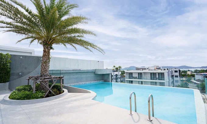 Chalong Apartment | Modern 61m2 Apt, Ideally located (200Mbps+ Wi-Fi)