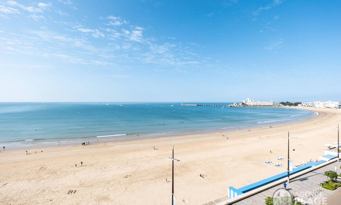 Les Sables d'Olonne Apartment | Modern 80m² apartment with wifi, dishwasher, balcony, and sea view