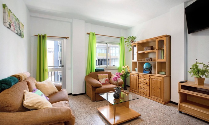 Santa Cruz de Tenerife Apartment | Modern Apartment "Santa Cruz Centro" in Central Location with Wi-Fi & Balcony.