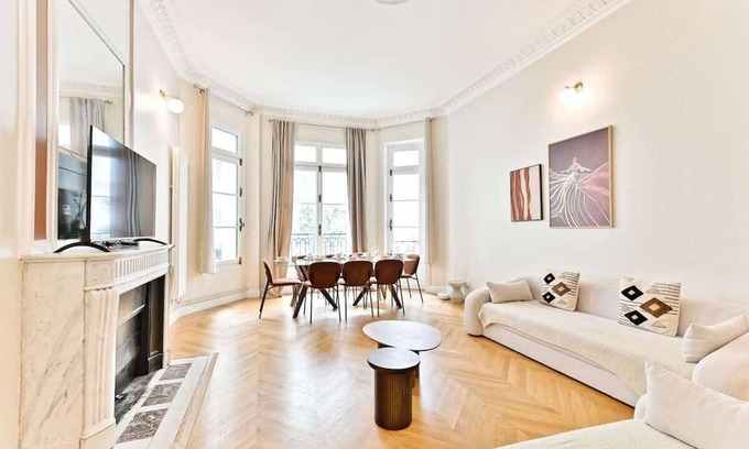 Porte-Dauphine Apartment | Modern, air-conditioned apartment - Arc de Triomphe