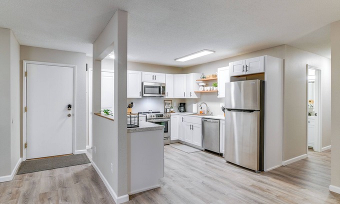 Russian Jack Park Apartment | Modern Anchorage Apartment Near Hospitals!
