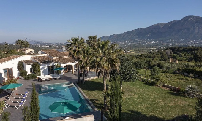 Tarraula Villa | Modern and cheerful villa in Javea, on the Costa Blanca, Spain with private pool for 6 persons