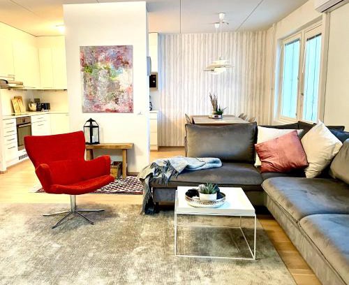 Kallio Apartment | Modern and cosy 3-bedroom apartment with private sauna, in trendy Kalasatama