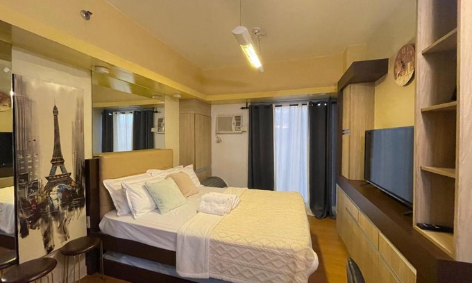 Barangay 670 Apartment | Modern and Cozy Condo in 8Adriatico near PGH, SLMEC and US Embassy